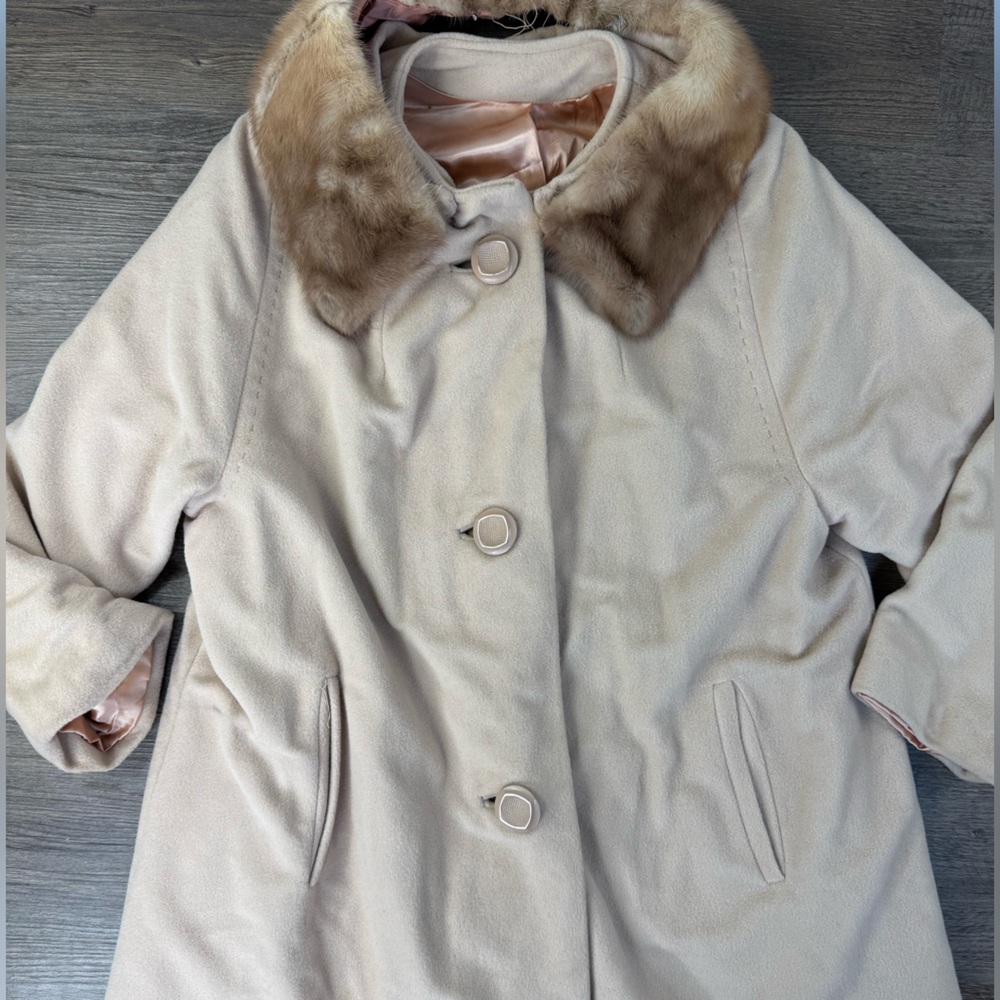 Vintage Women’s Cream Kashmiarcle Long Jacket with Faux Fur Accent, size S or XS